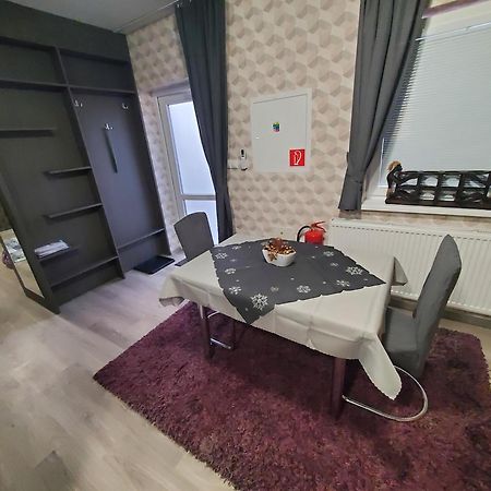 Valla Penzion & Restauracia Malacky Bagian luar foto