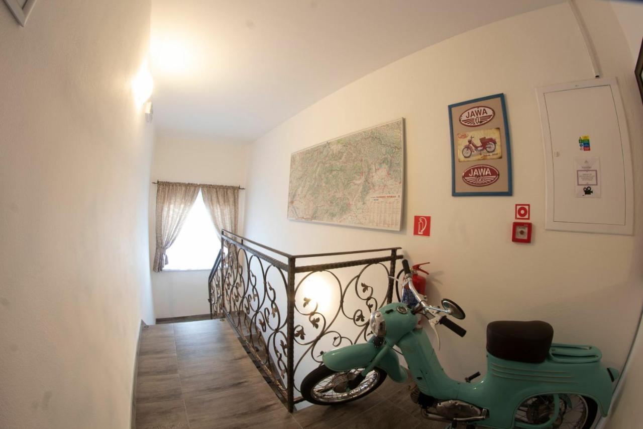 Valla Penzion & Restauracia Malacky Bagian luar foto